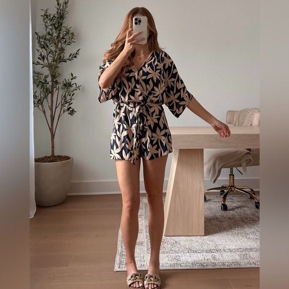 Pink Lily Pants - Pink Lily Floral Black and and Tan women’s romper size medium preppy 2000s beach